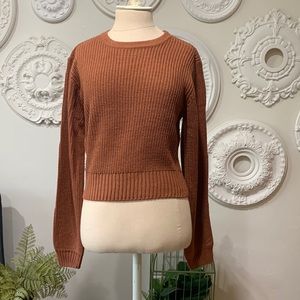 Pullover sweater